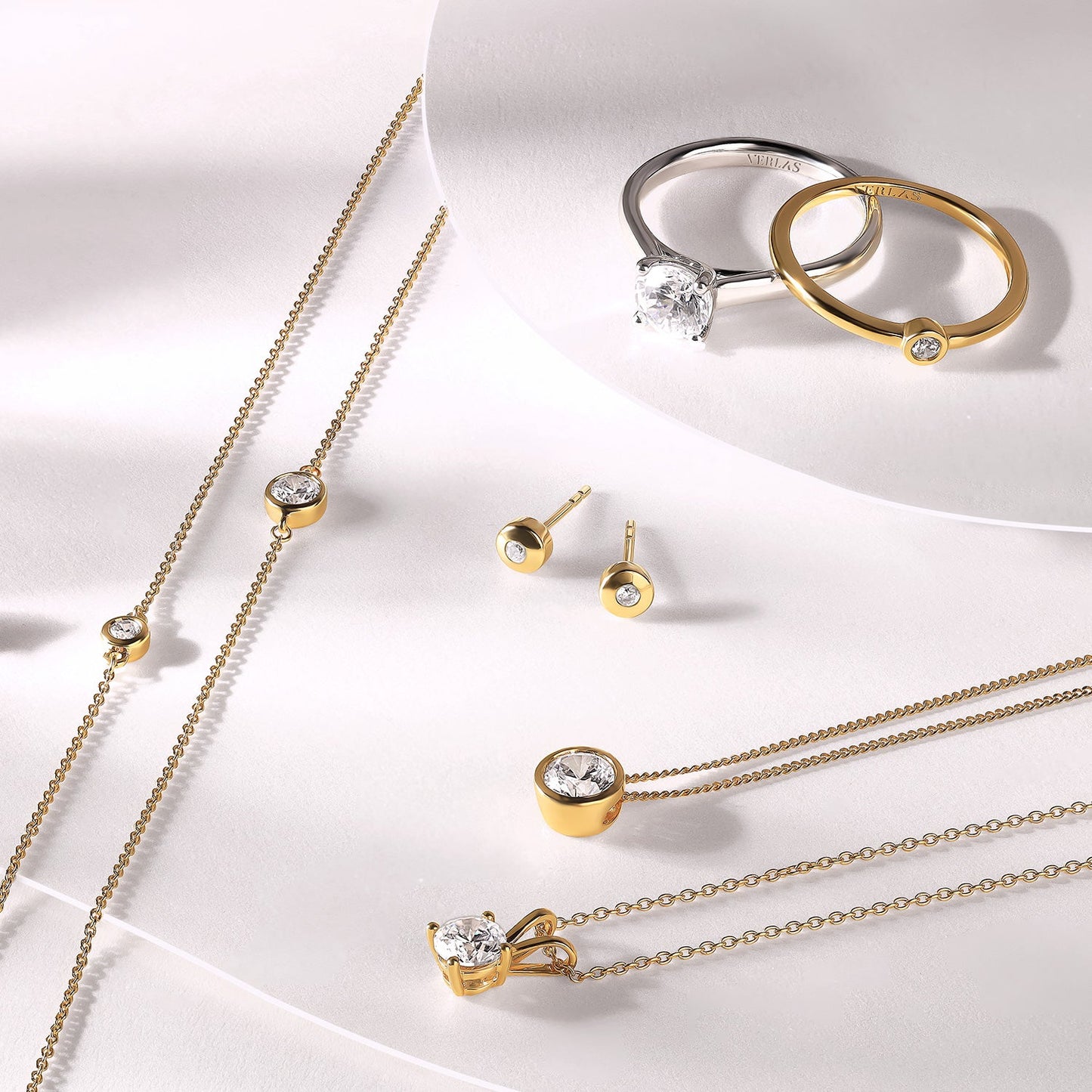 Timeless Round Ring