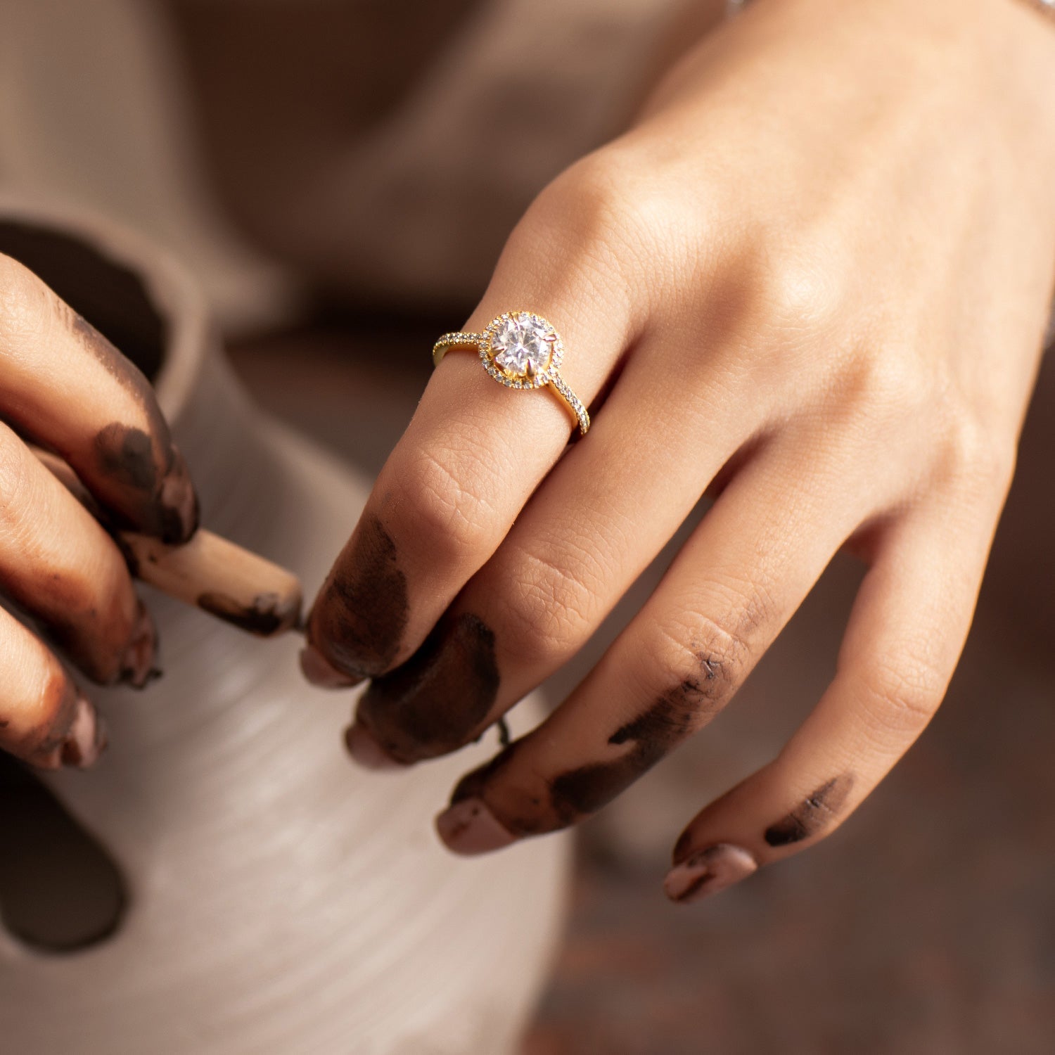 Luxe Round Halo Ring