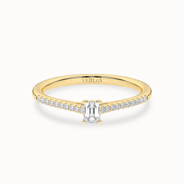 Signature Emerald Ring_Product Angle_1/4 - 1